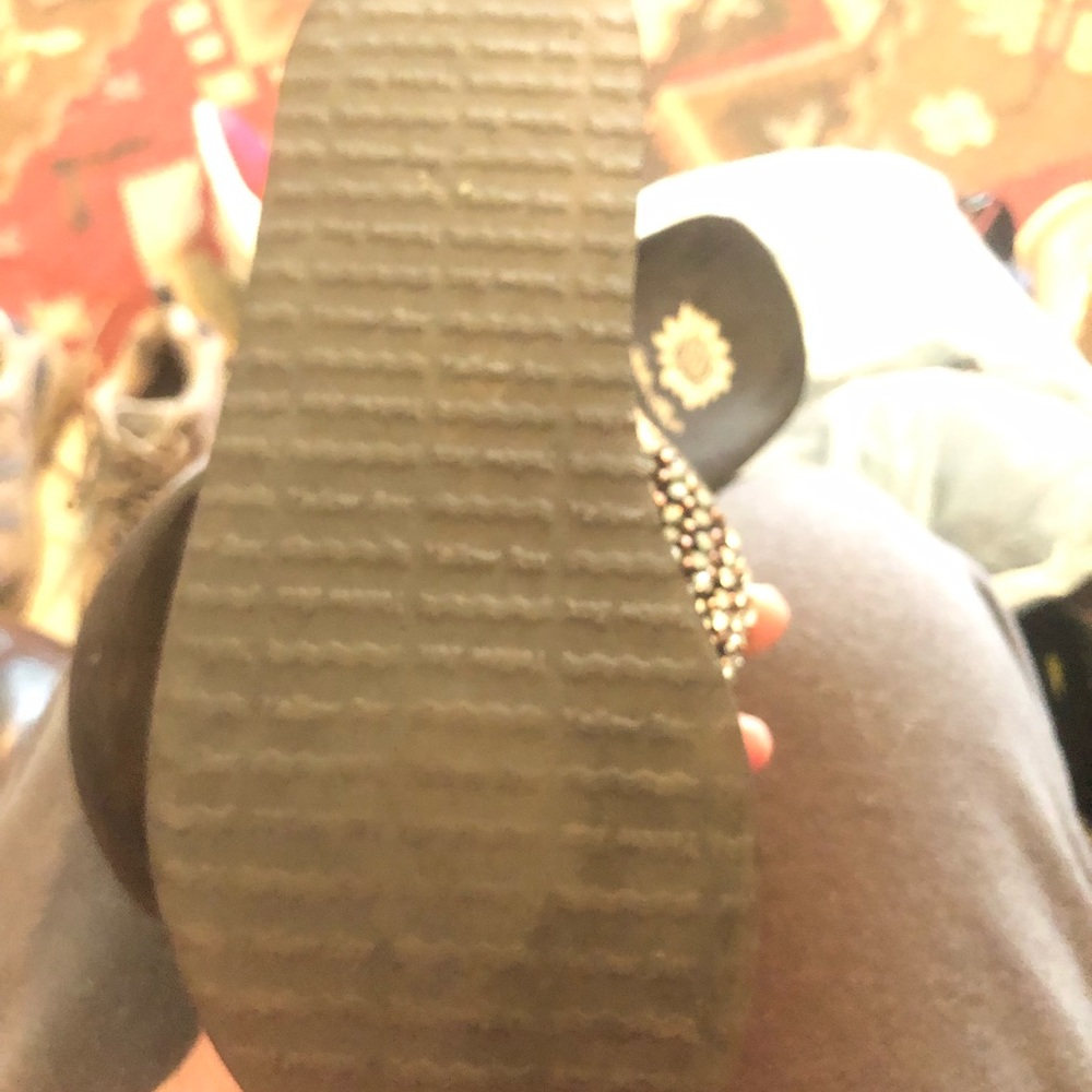 Yellow Box Rhinestone Flip Flops, Size 8 - Picture 3 of 3